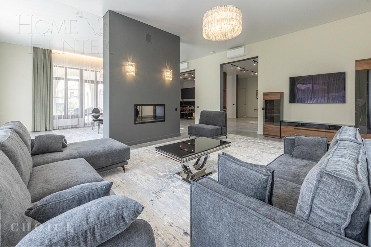 2-этажный коттедж 1 300 м² без отделки