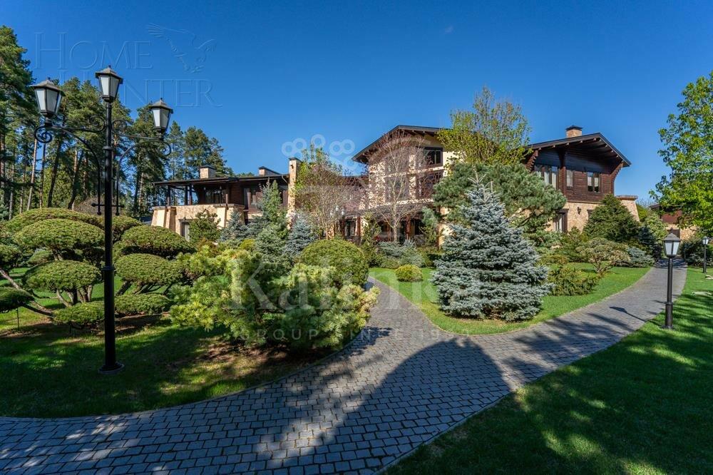 2-этажный коттедж 1 800 м² с отделкой