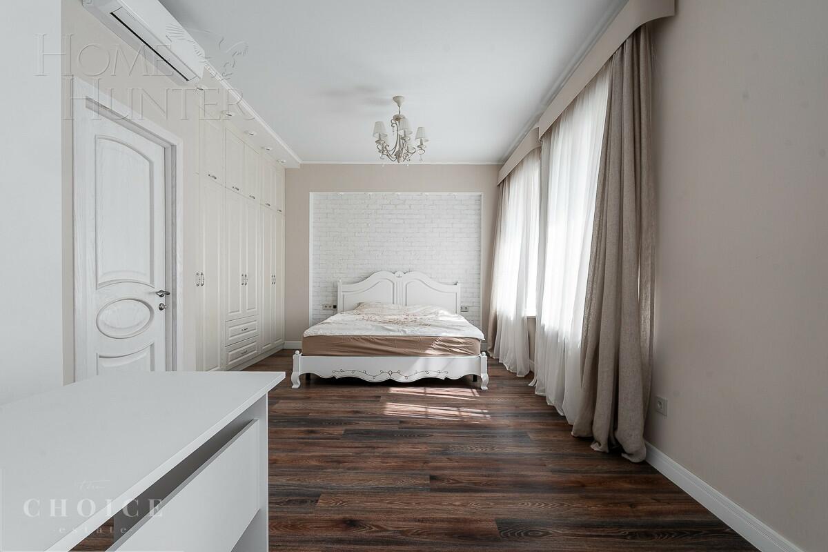 3-этажный таунхаус 230 м² с отделкой