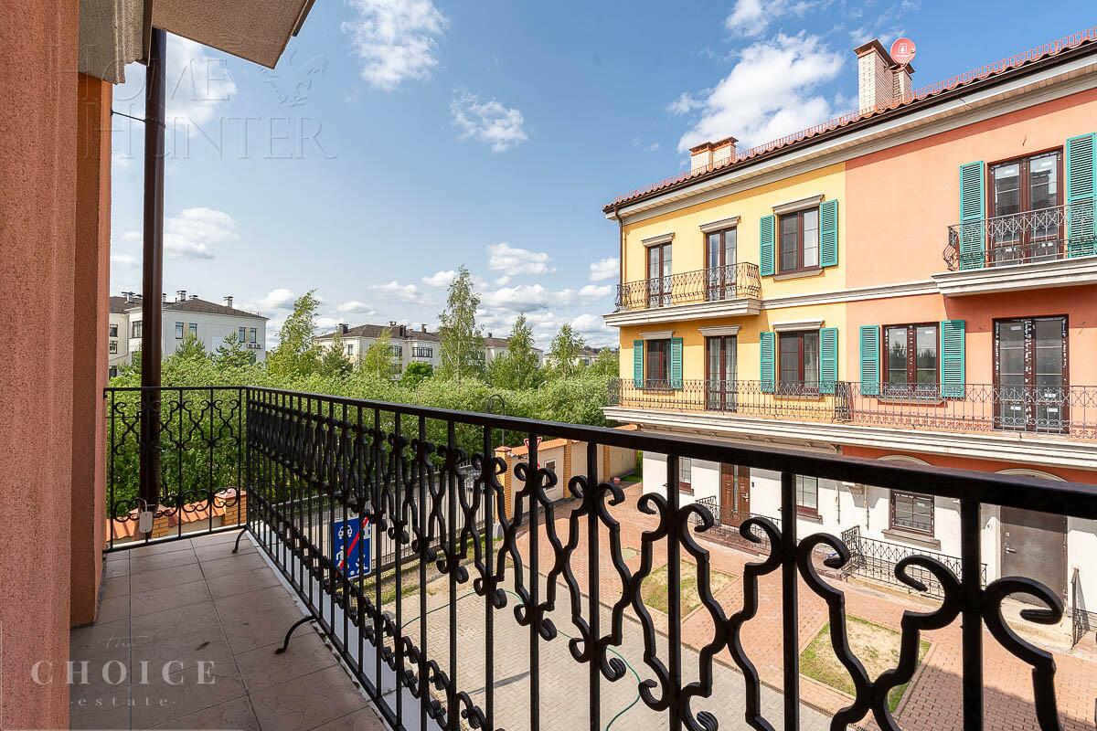 3-этажный таунхаус 230 м² с отделкой