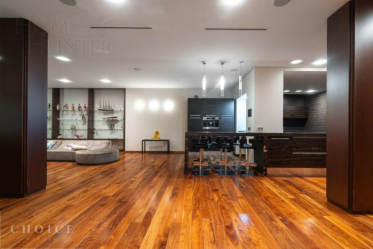 2-этажный коттедж 1 300 м² с отделкой