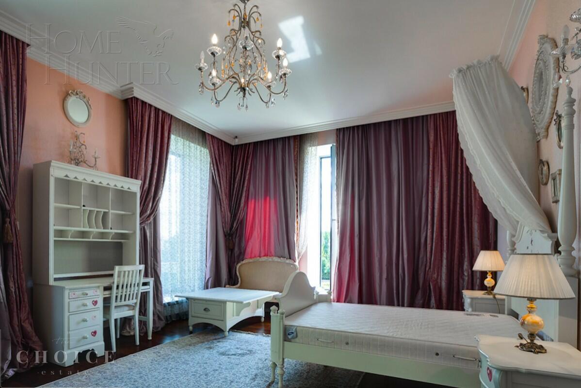 2-этажный коттедж 2 100 м² с отделкой