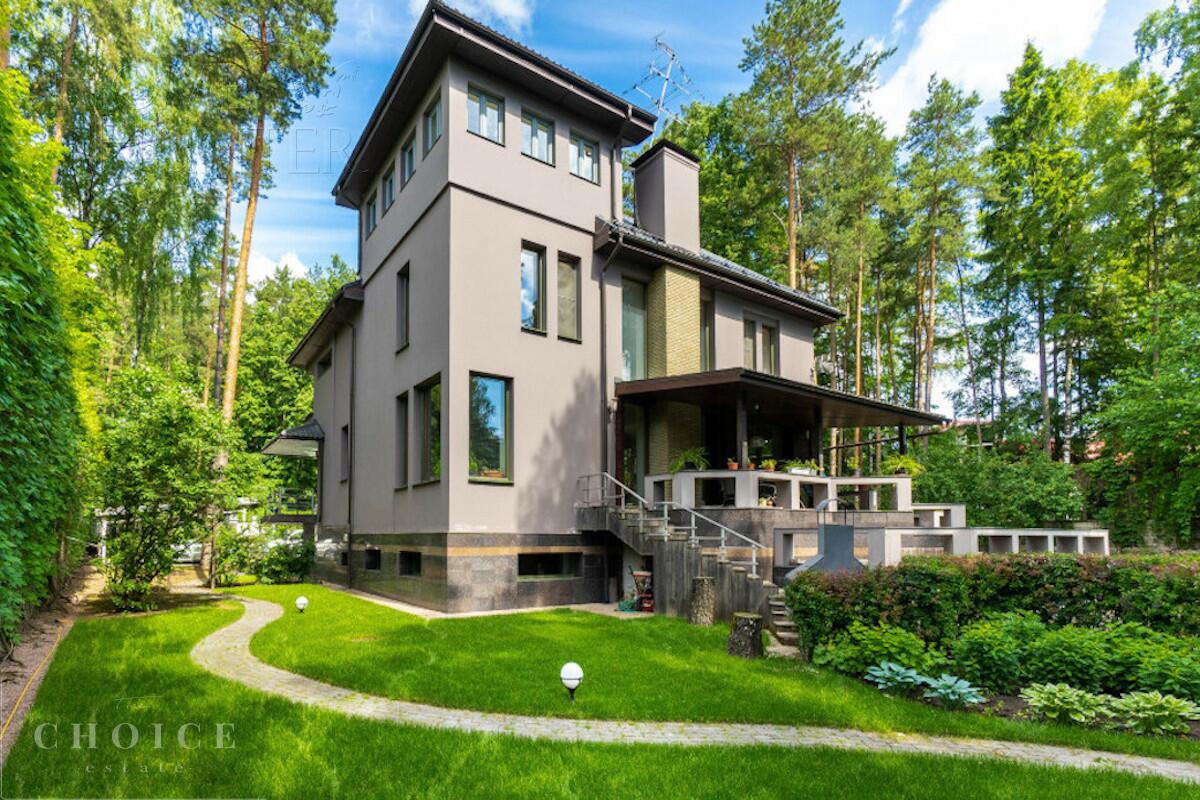 2-этажный коттедж 600 м² с отделкой