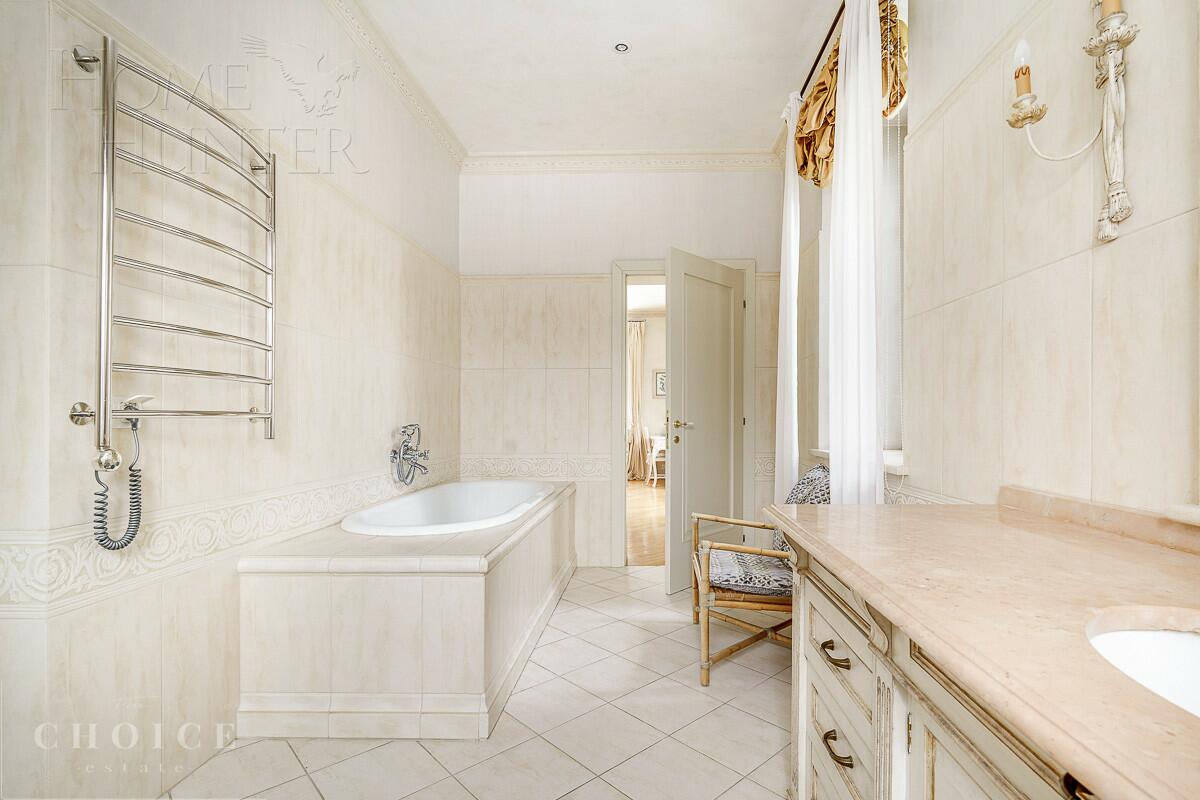 2-этажный коттедж 400 м² с отделкой