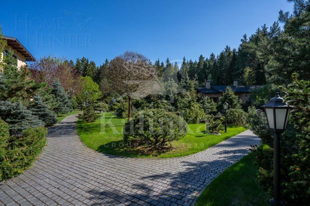 2-этажный коттедж 1 800 м² с отделкой