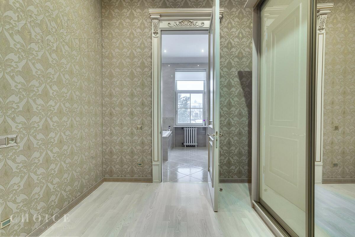 2-этажный коттедж 3 000 м² с отделкой