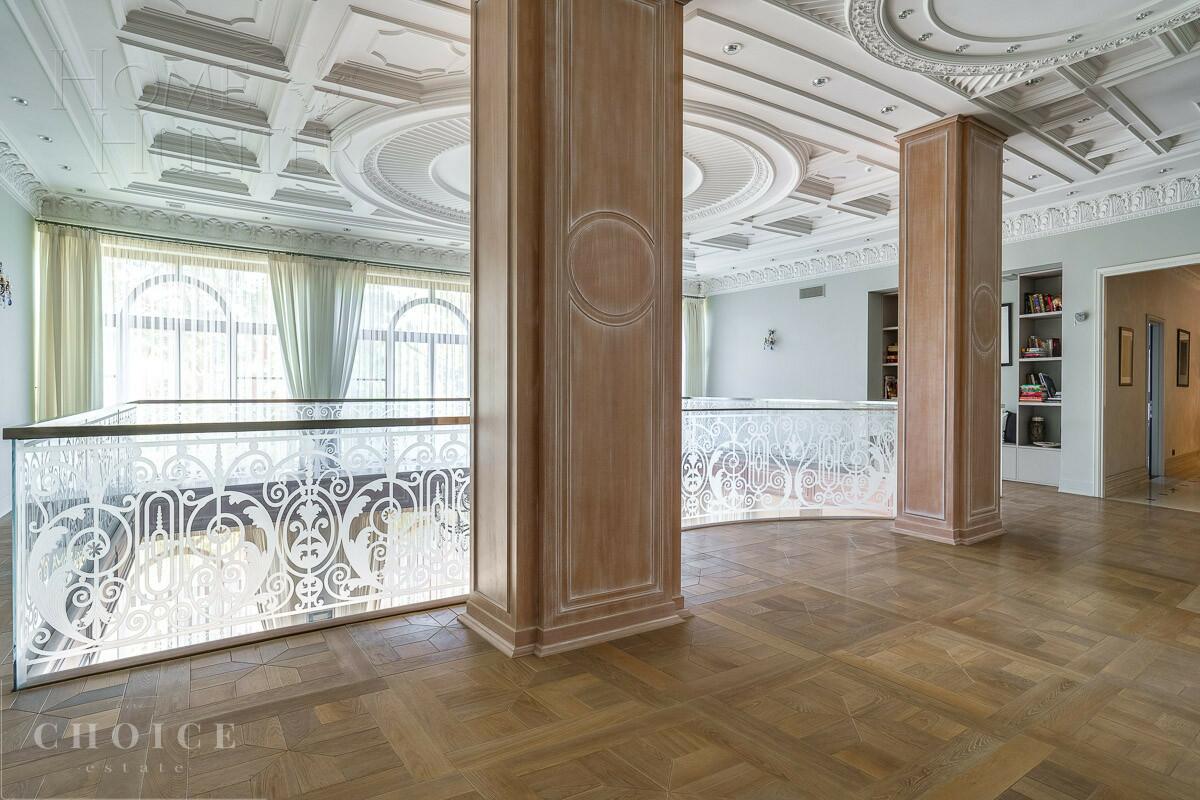 3-этажный коттедж 2 500 м² с отделкой