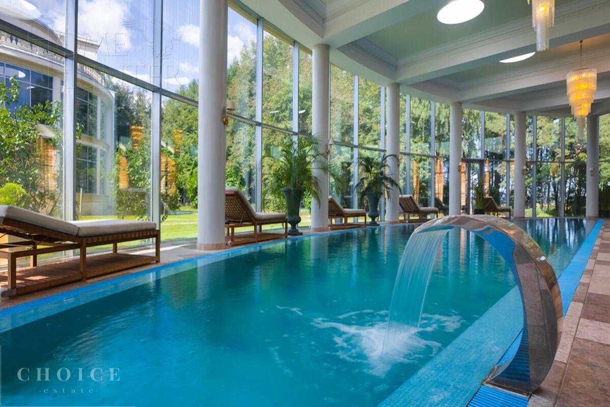 2-этажный коттедж 2 100 м² с отделкой