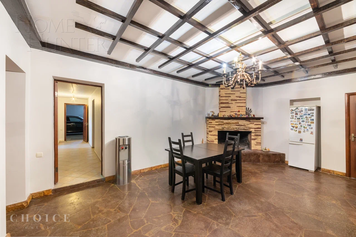 2-этажный коттедж 1 000 м² с отделкой