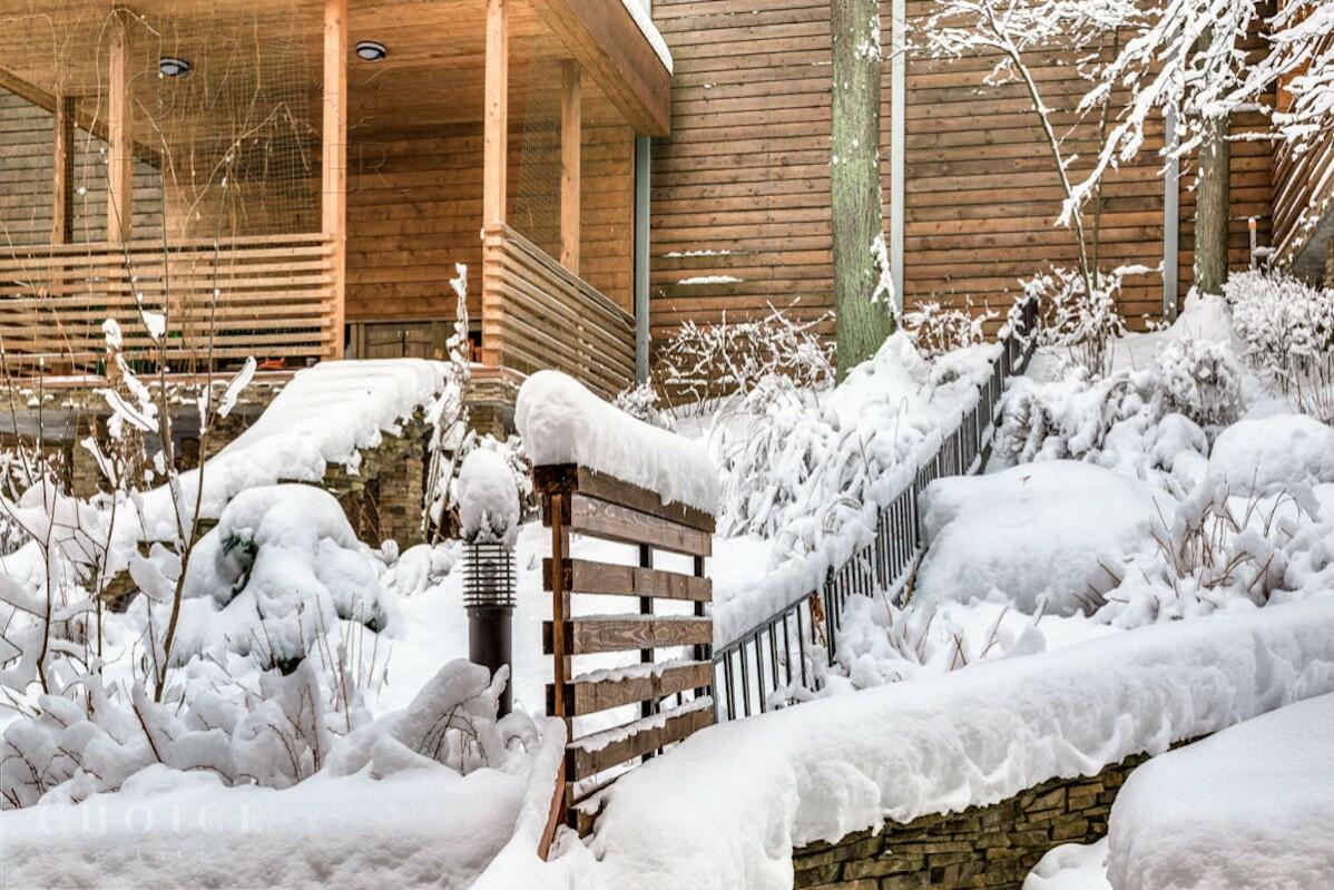 3-этажный таунхаус 340 м² с отделкой