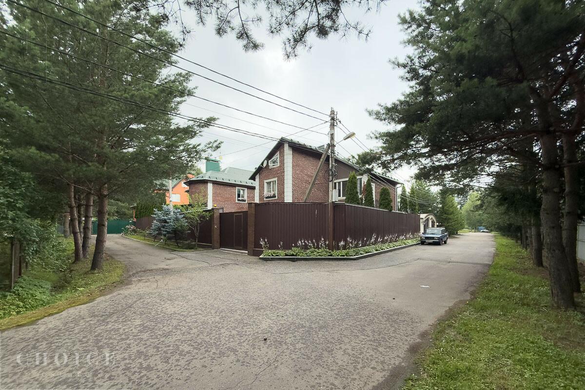 3-этажный коттедж 650 м² с отделкой