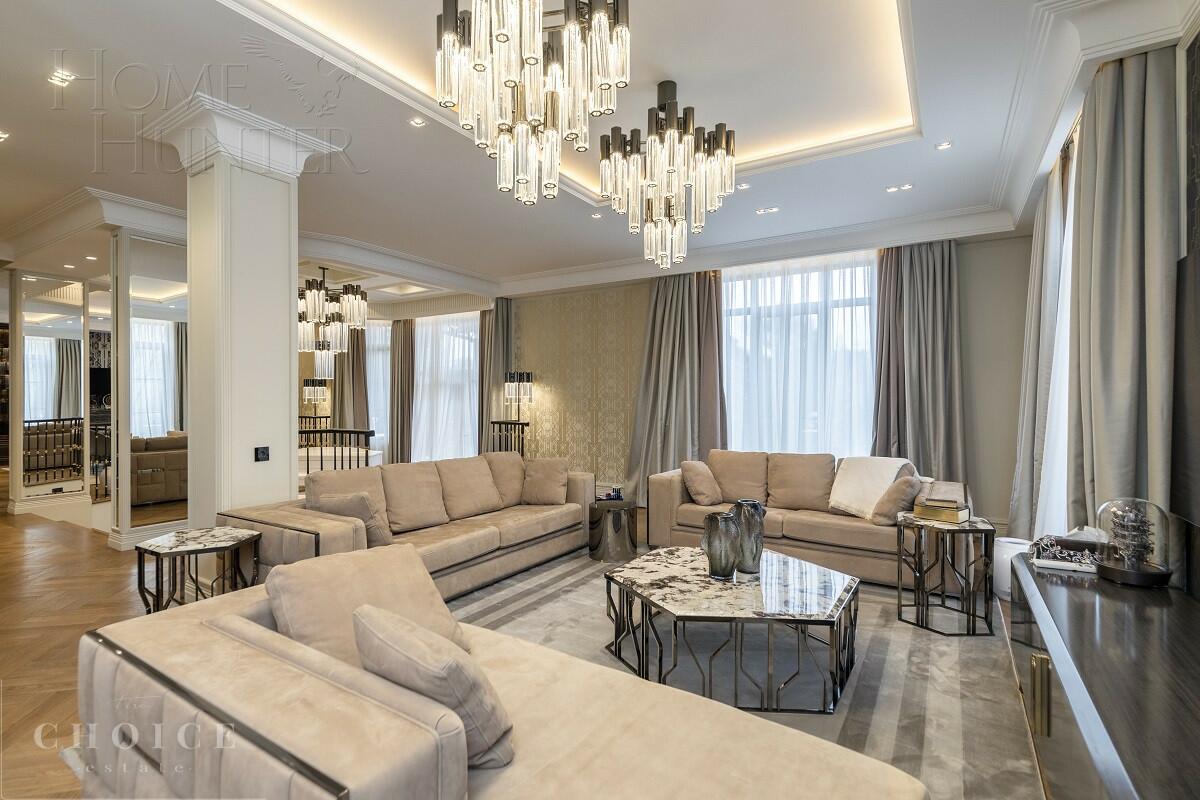 3-этажный коттедж 1 100 м² с отделкой