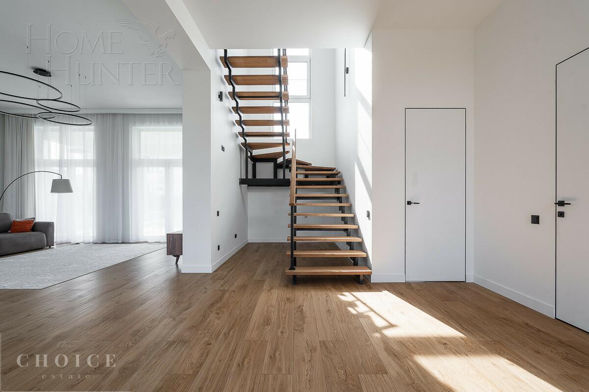 2-этажный коттедж 260 м² с отделкой