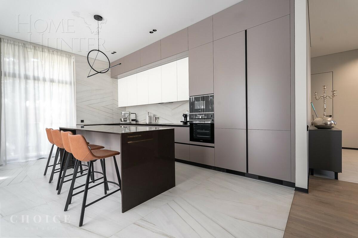 2-этажный коттедж 340 м² с отделкой