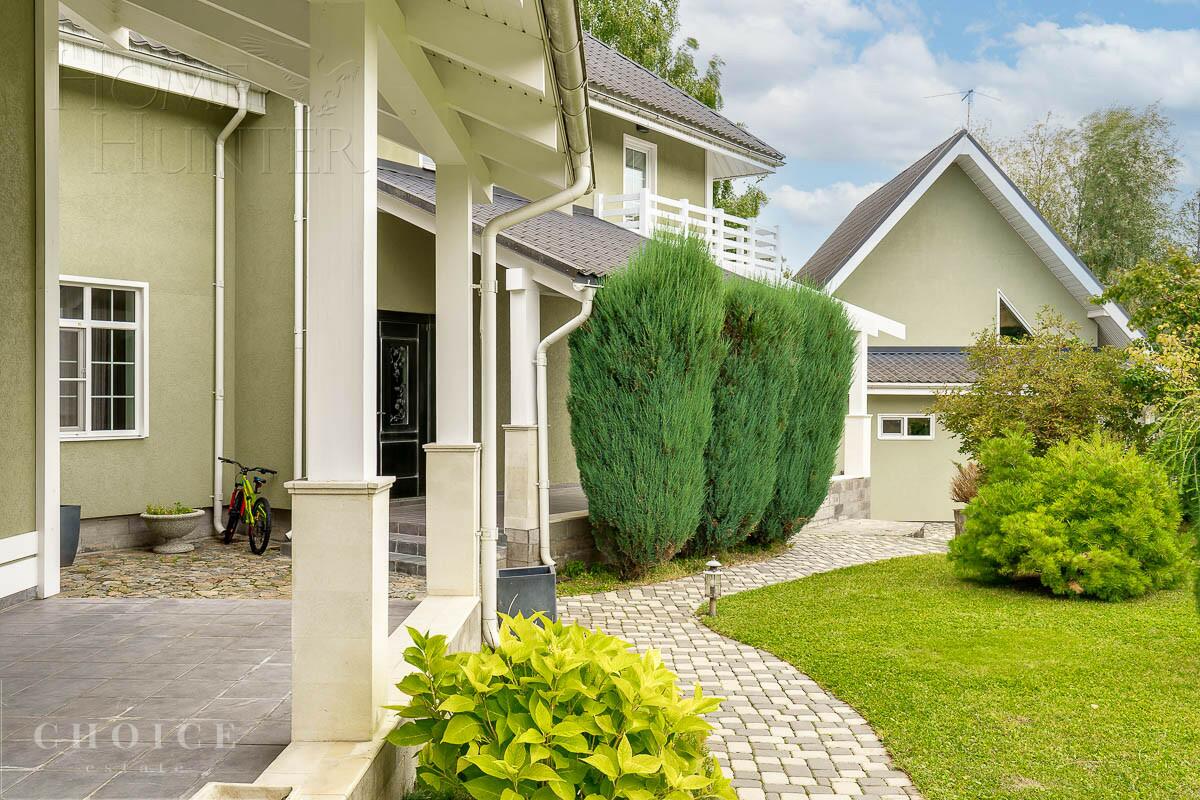 2-этажный коттедж 1 150 м² с отделкой