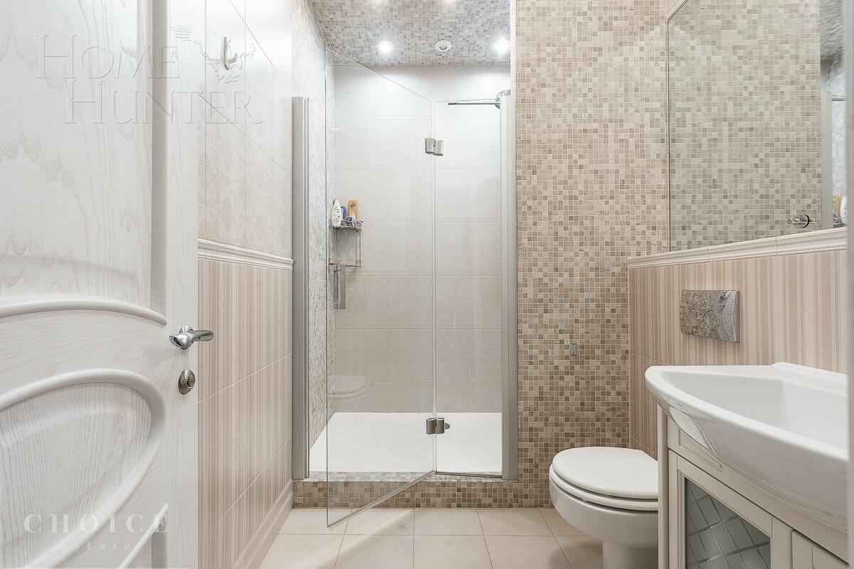 3-этажный таунхаус 230 м² с отделкой