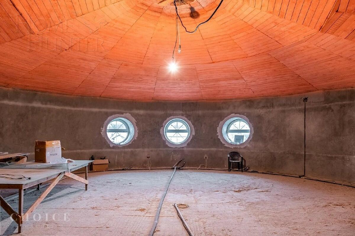 2-этажный коттедж 2 200 м² без отделки