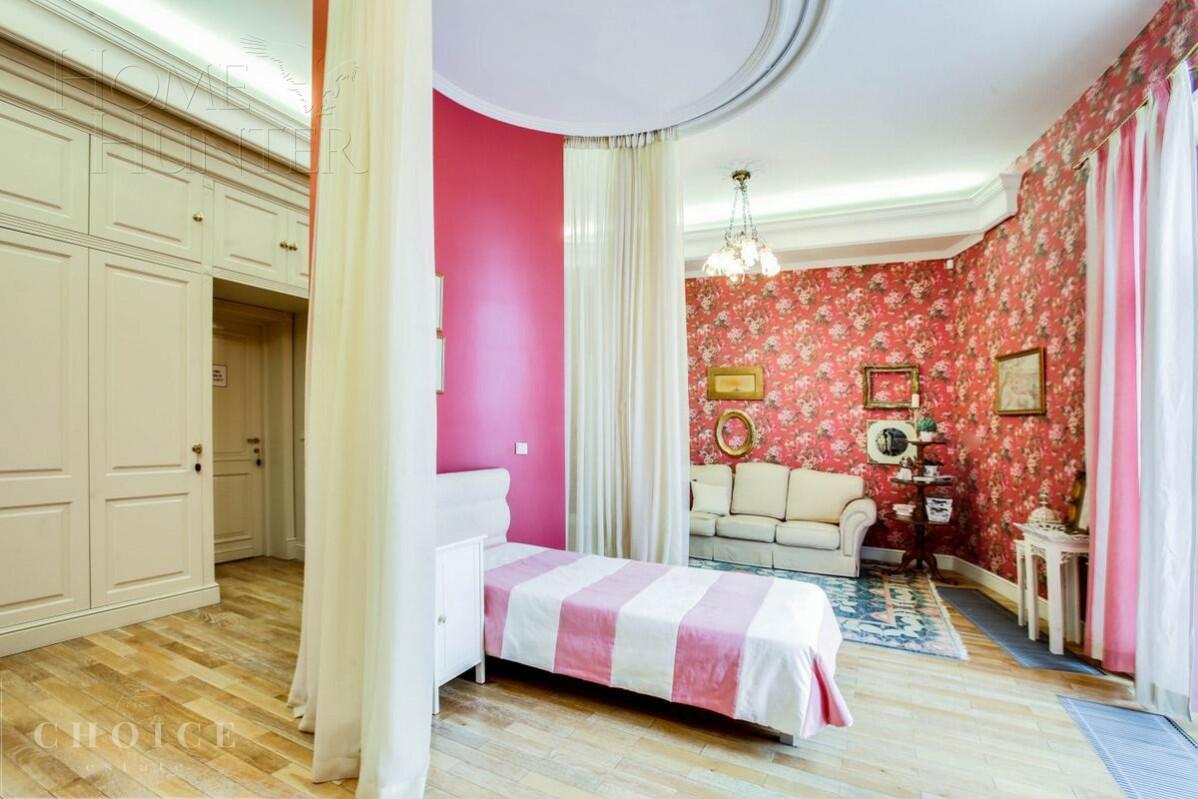 3-этажный коттедж 750 м² с отделкой