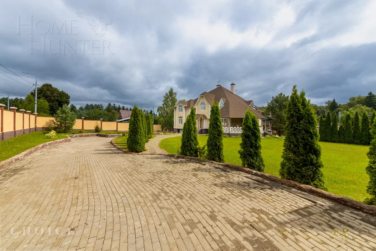 2-этажный коттедж 1 000 м² с отделкой