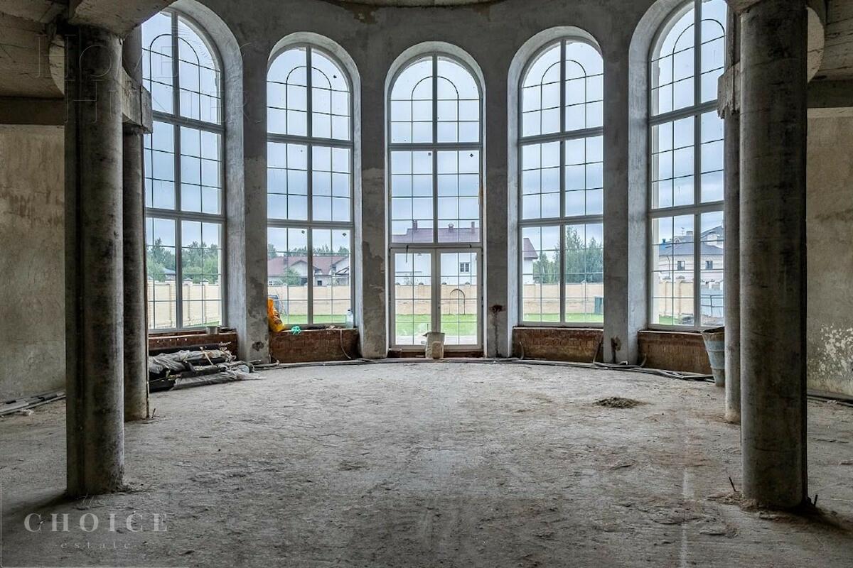 2-этажный коттедж 2 200 м² без отделки