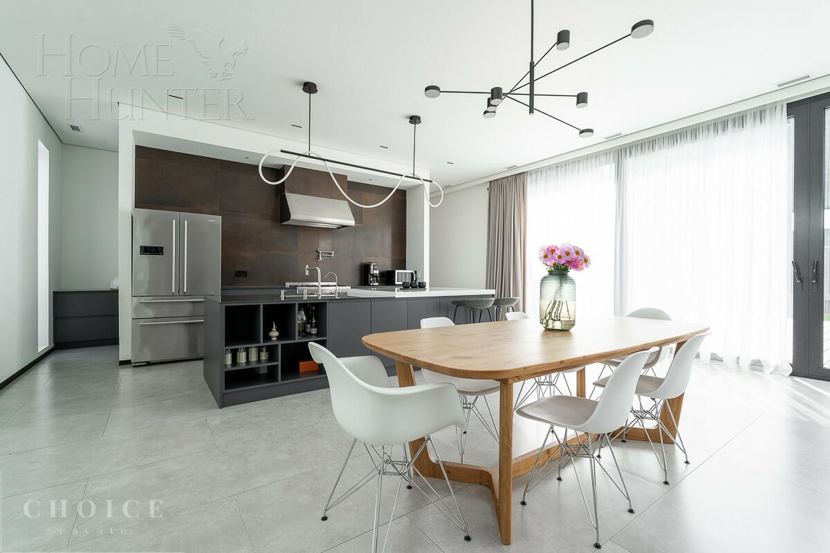 1-этажный коттедж 310 м² с отделкой