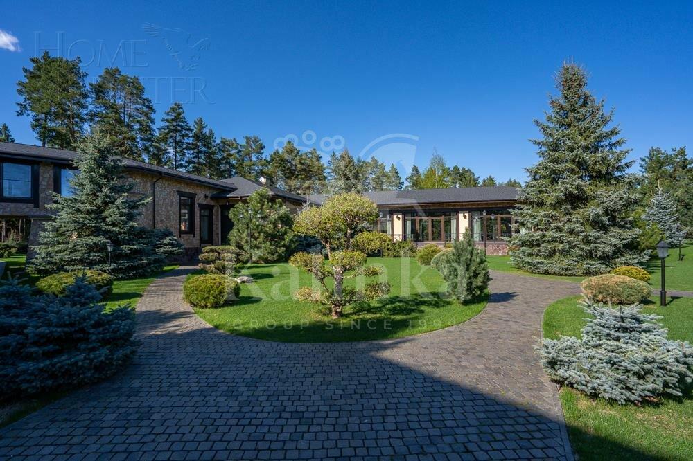 2-этажный коттедж 1 800 м² с отделкой