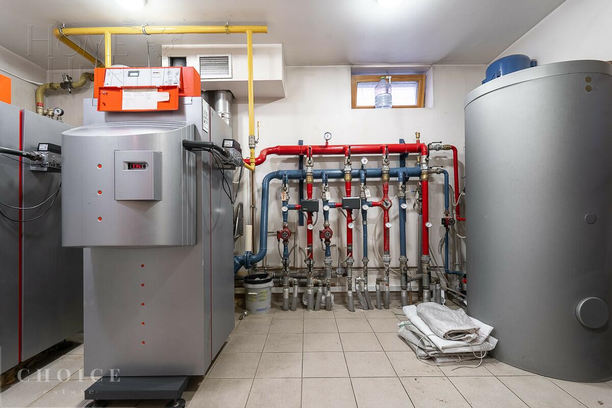 2-этажный коттедж 1 300 м² с отделкой