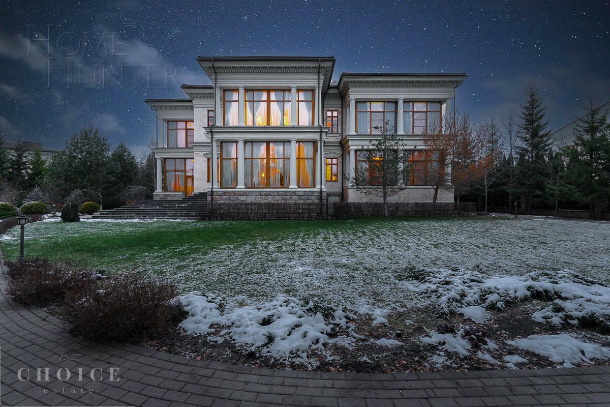 2-этажный коттедж 1 250 м² с отделкой