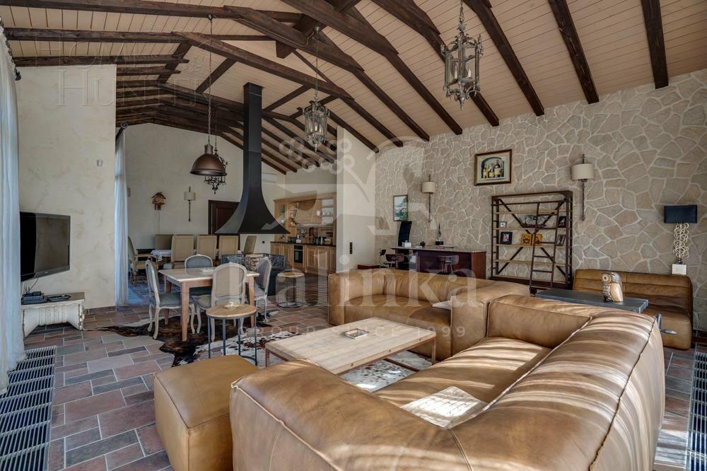 2-этажный коттедж 1 800 м² с отделкой