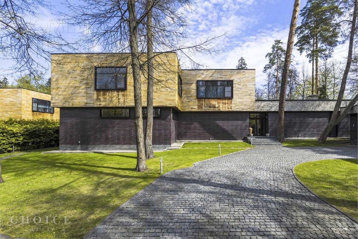 2-этажный коттедж 640 м² с отделкой