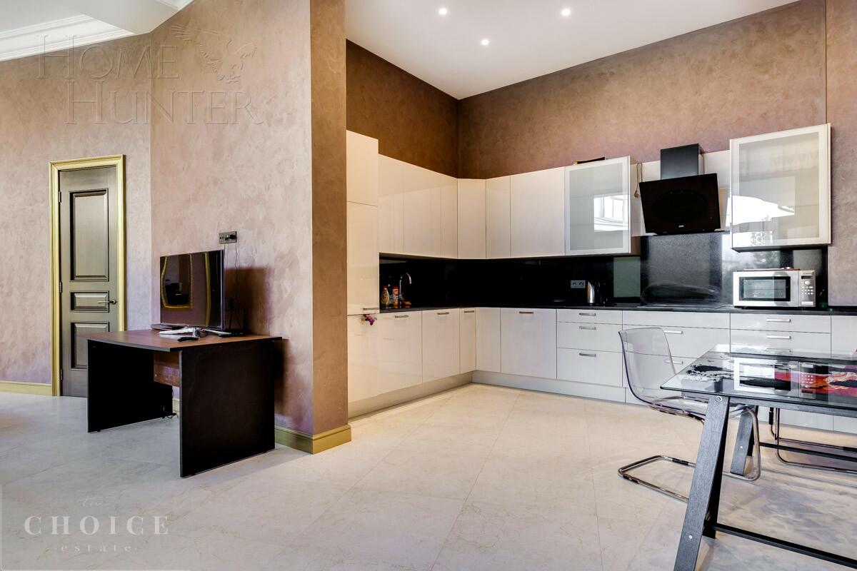 2-этажный коттедж 1 250 м² с отделкой