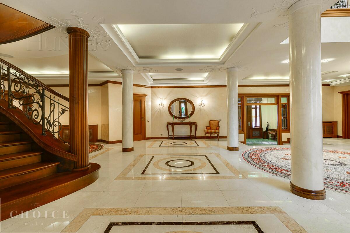 2-этажный коттедж 1 460 м² с отделкой