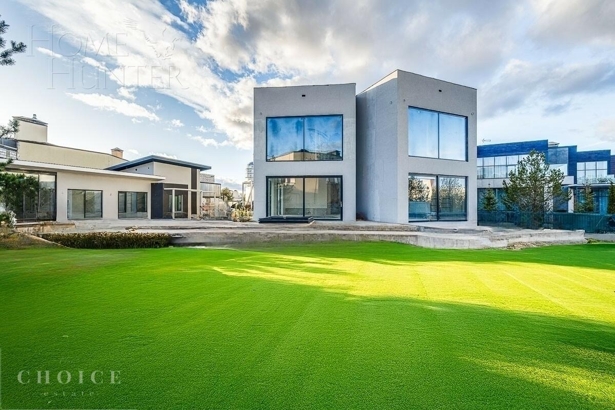 2-этажный коттедж 900 м² без отделки