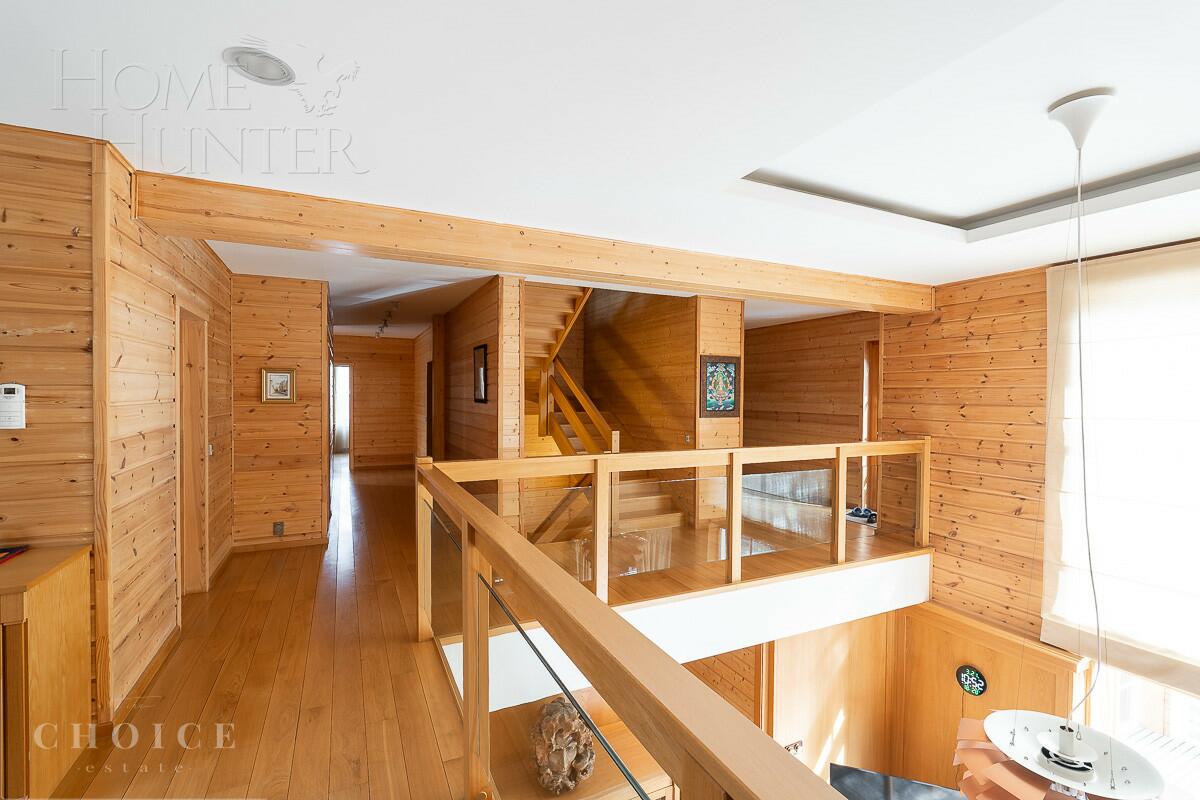 2-этажный коттедж 1 300 м² с отделкой