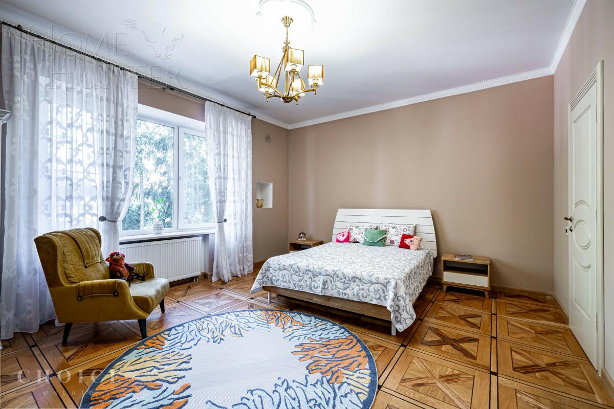 2-этажный коттедж 1 065 м² с отделкой
