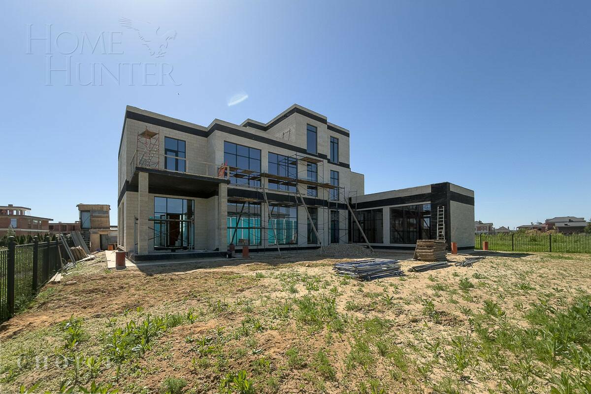 2-этажный коттедж 830 м² без отделки