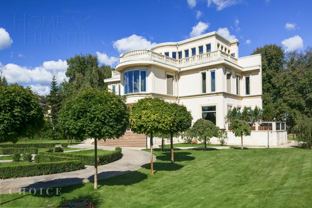 2-этажный коттедж 2 100 м² с отделкой