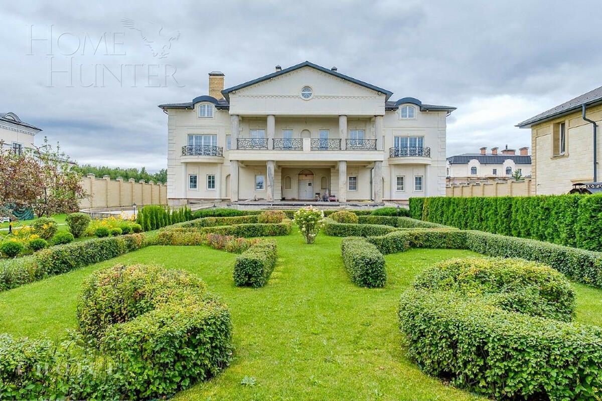 2-этажный коттедж 2 200 м² без отделки