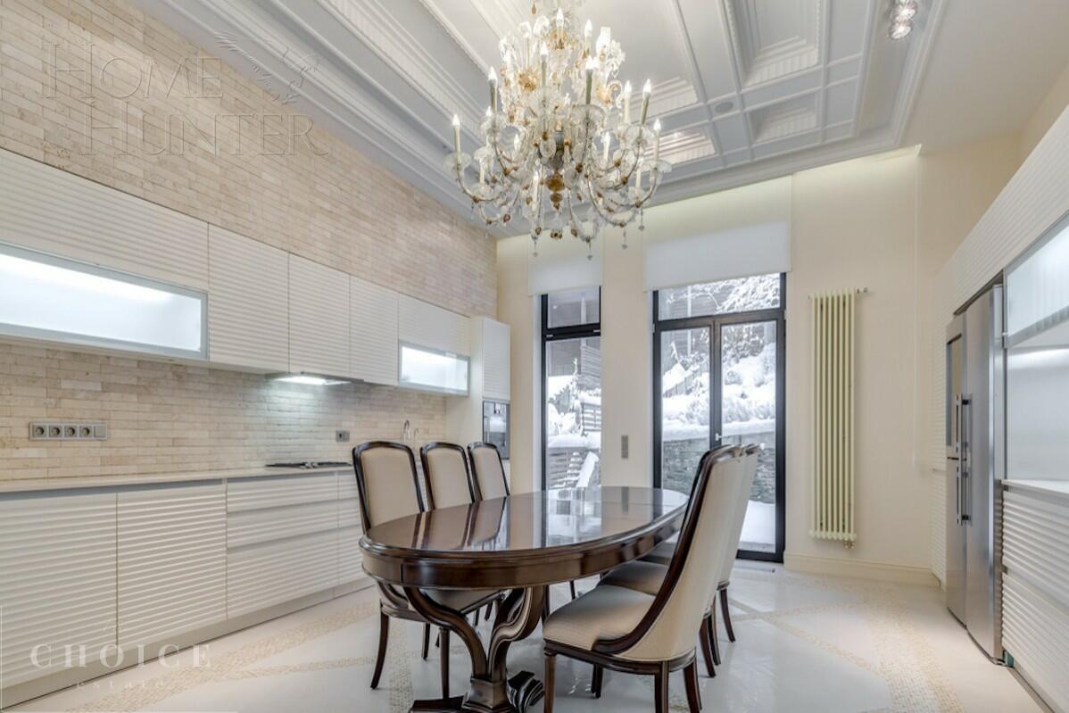 3-этажный таунхаус 340 м² с отделкой