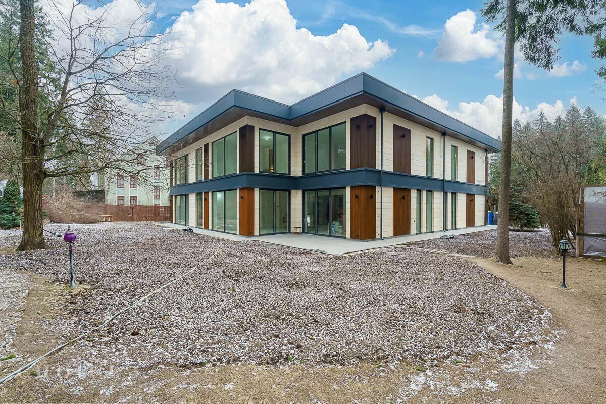 2-этажный коттедж 1 596 м² без отделки