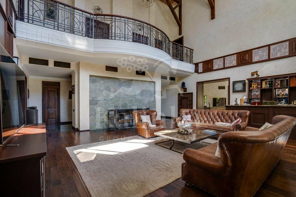 2-этажный коттедж 1 800 м² с отделкой