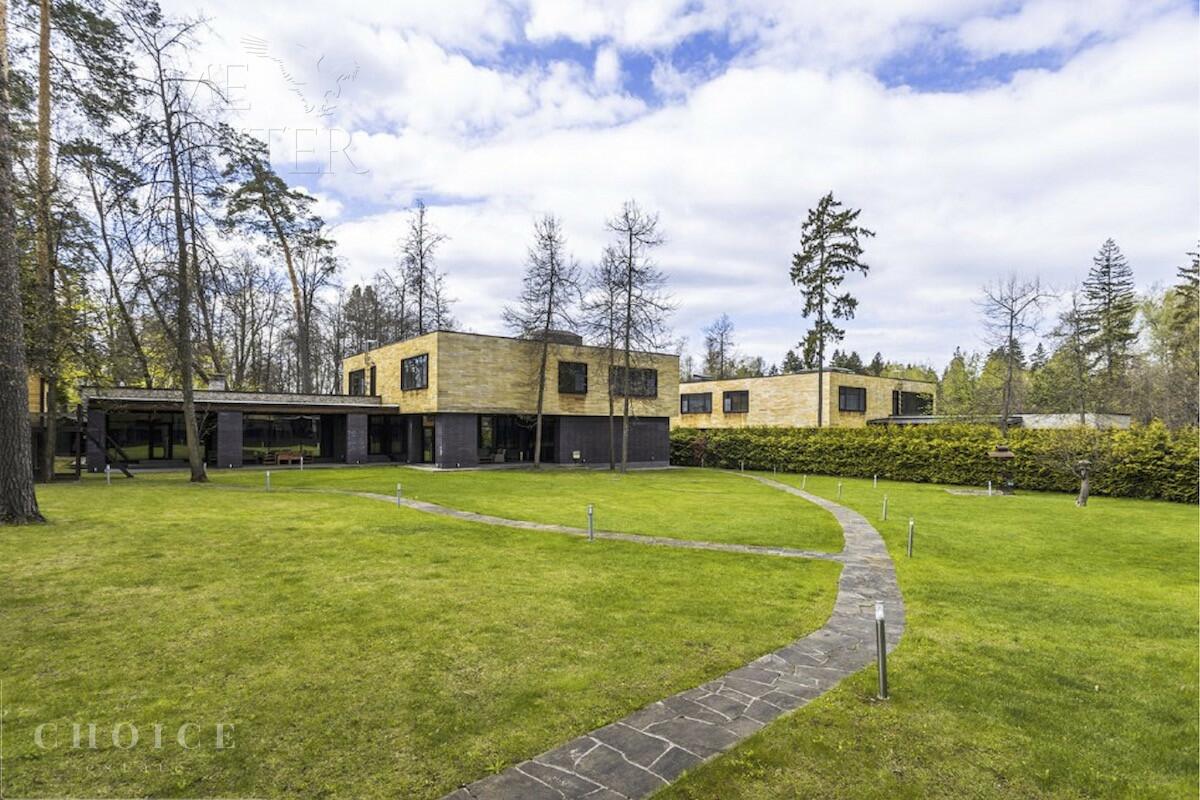 2-этажный коттедж 640 м² с отделкой