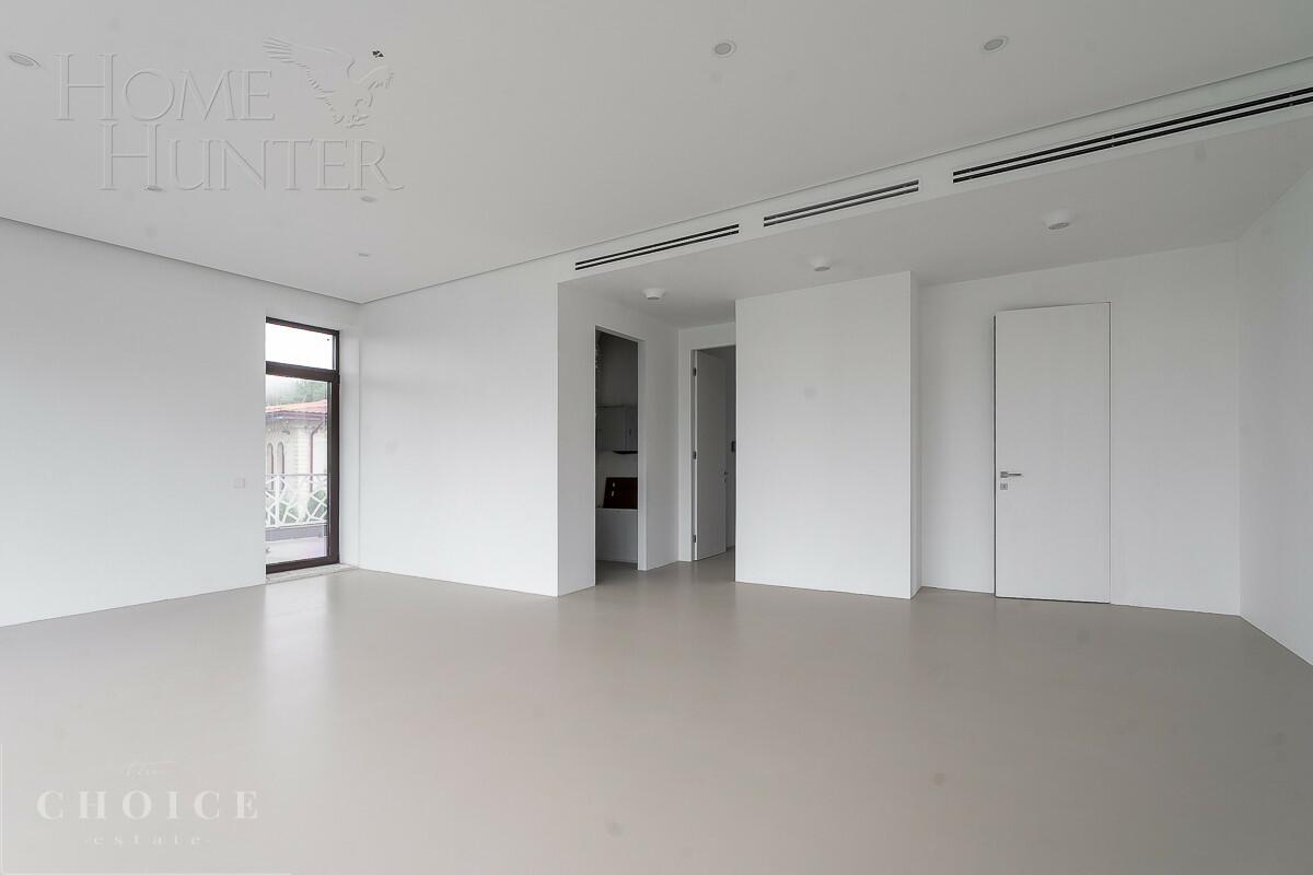 3-этажный коттедж 650 м² с отделкой