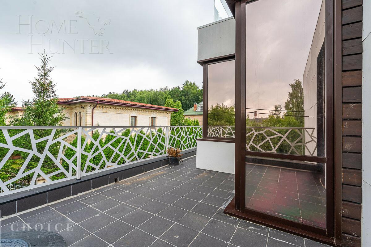 3-этажный коттедж 650 м² с отделкой