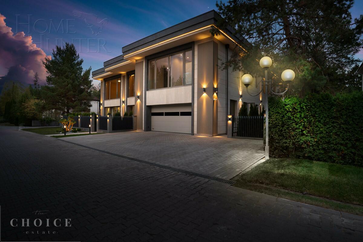 2-этажный коттедж 1 350 м² с отделкой