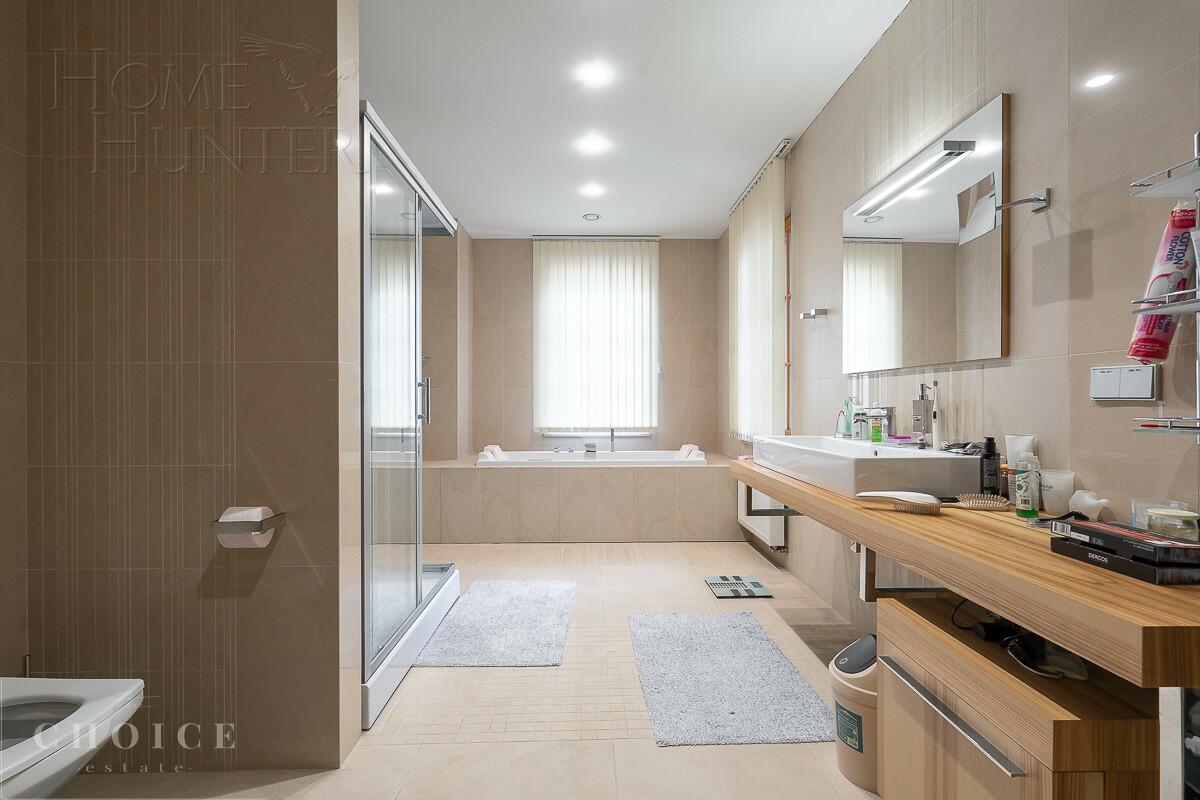 2-этажный коттедж 1 300 м² с отделкой