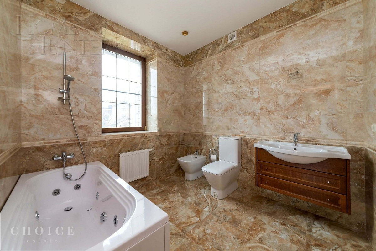 2-этажный коттедж 1 000 м² с отделкой