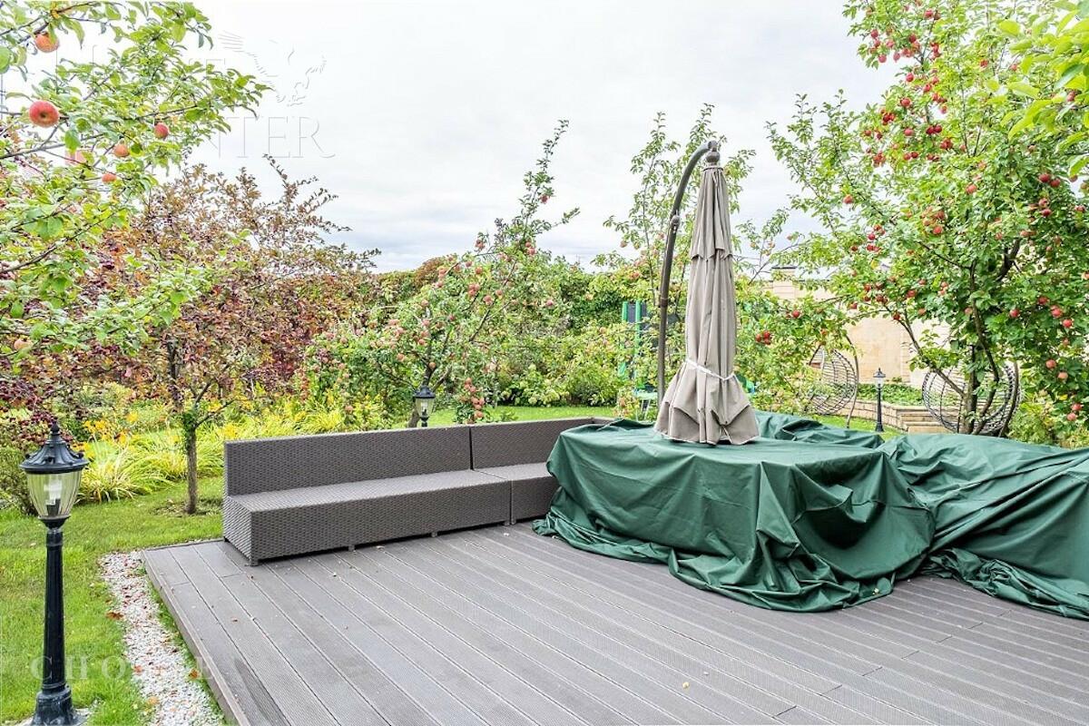 2-этажный коттедж 2 200 м² без отделки