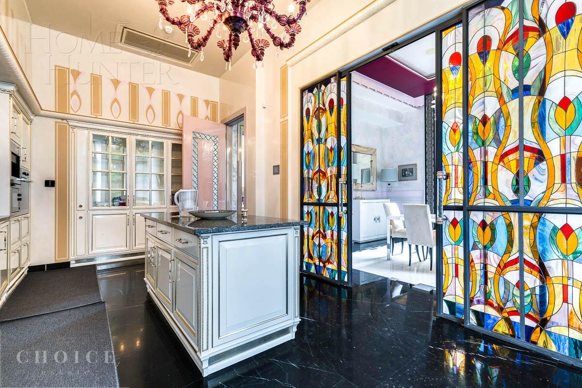 2-этажный коттедж 1 100 м² с отделкой