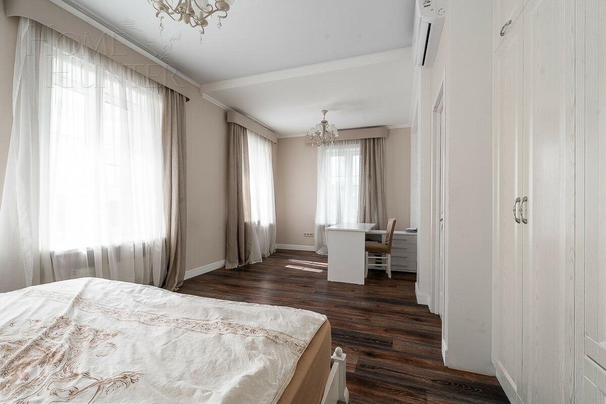 3-этажный таунхаус 230 м² с отделкой